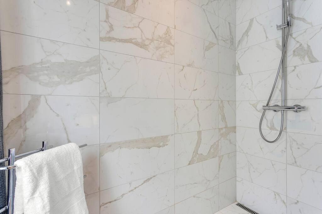 Luxury Penthous - 3 Bedroom - 2 Bath - Freeparking - Downtown Reykjavik Extérieur photo